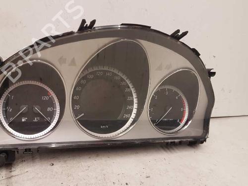 Kombinert Instrument MERCEDES-BENZ C-CLASS T-Model (S204) C 350 CDI (204.225) (231 hp) 28995797