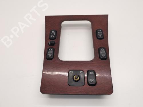 Used Left front window switch MERCEDES-BENZ E-CLASS (W210) E 300 D (210.020) (136 hp) 28984183