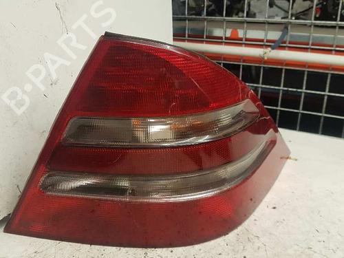 Used Right taillight MERCEDES-BENZ S-CLASS (W220, V220) S 400 CDI (220.028, 220.128) (250 hp) 28989124