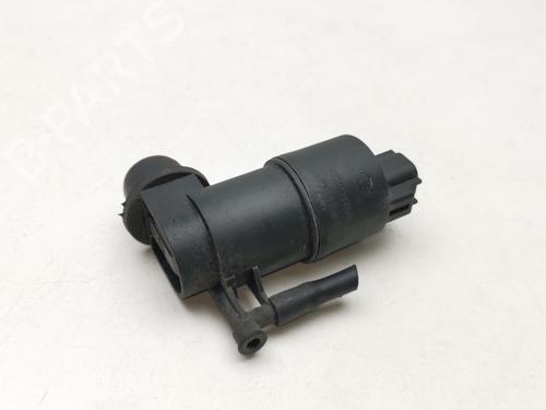 Used Washer pump TOYOTA YARIS (_P13_) 1.5 Hybrid (NHP130_, NHP130) (101 hp) 29810970