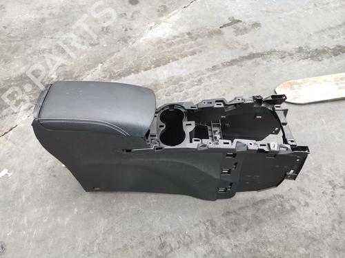 Used Armrest / Center console RENAULT KADJAR (HA_, HL_) 1.5 dCi 110 (HLA3) (110 hp) 28986892