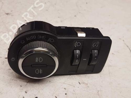 Used Headlight switch OPEL INSIGNIA A (G09) [2008-2017]  28979784