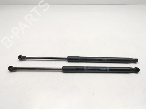 Used Tailgate lift support TOYOTA YARIS (_P13_) 1.5 Hybrid (NHP130_, NHP130) (101 hp) 29813871