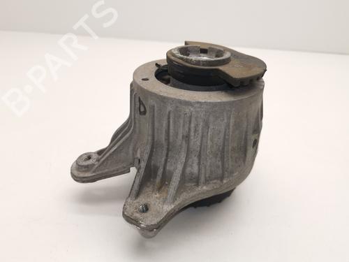 engine-mount-mercedes-benz-c-class-t-model-s205-2014-2015-2016-2017-2018-2019-2020-2021-2022-2023-39438613 main image