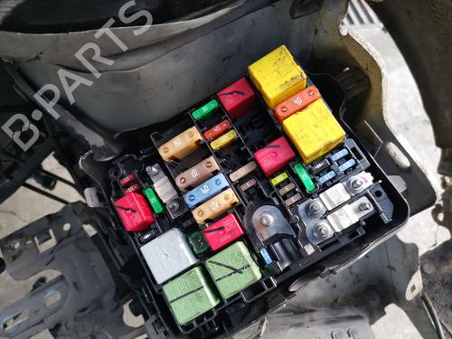 Used Fuse box PEUGEOT 208 I (CA_, CC_) 1.6 BlueHDi 100 (100 hp) 28985135