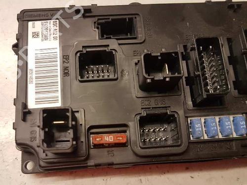 Boîte à Fusibles PEUGEOT 407 (6D_) 2.0 (6DRFNB, 6DRFNE) (136 hp) 28983128