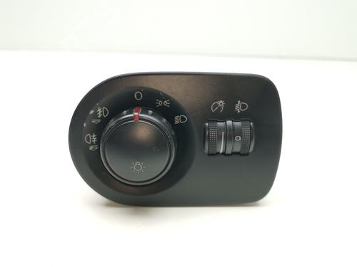 Used Headlight switch SEAT LEON (1P1) [2005-2013]  28977888