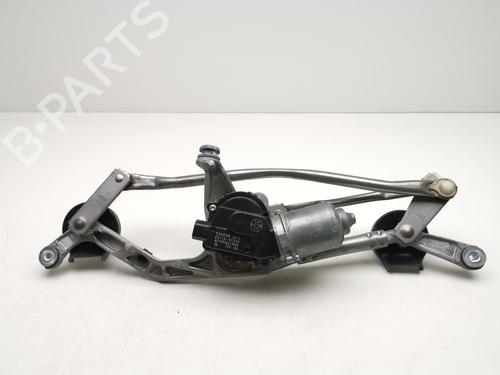 Used Front wiper motor TOYOTA AURIS (_E18_) [2012-2019]  28998956