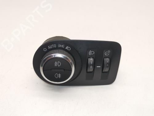 Used Headlight switch OPEL CORSA E (X15) [2014-2025]  28980632