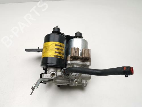 Used Brake master cylinder TOYOTA YARIS (_P13_) 1.5 Hybrid (NHP130_, NHP130) (101 hp) 29807367