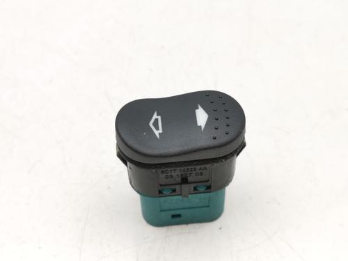 Used Right front window switch Right front window switch 39445533 39445533