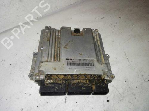Used Engine control unit (ECU) RENAULT MASTER III Van (FV) 2.3 dCi 110 FWD (FV0R, FV0W, FV1A) (110 hp) 28996286