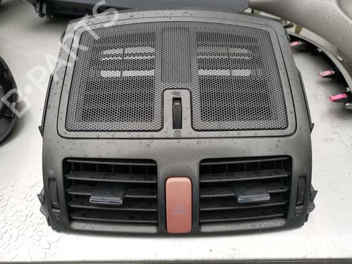 Used Air vent TOYOTA AURIS (_E18_) 1.4 D-4D (NDE180_, NDE180R) (90 hp) 28978895