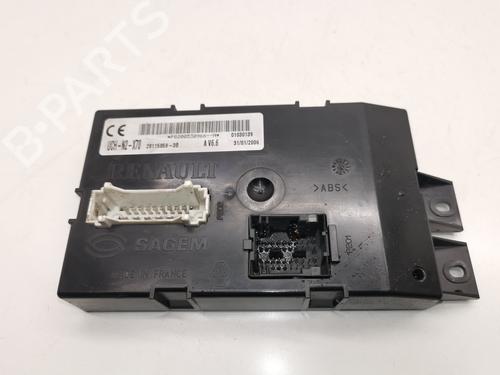 Used Electronic module RENAULT MASTER II Van (FD) 3.0 dCi 140 (FD0T, FD0S, FD2T, FD3S, FD8S) (136 hp) 28995514