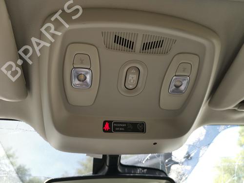 interior-roof-light-renault-kadjar-ha_-hl_-2015-36469878 main image