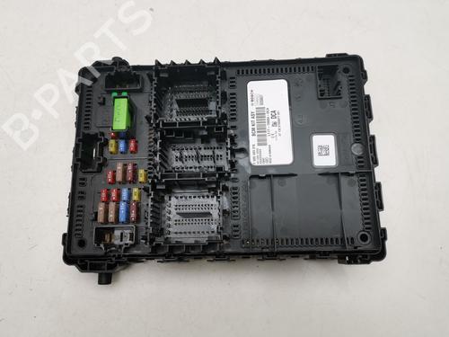 Used Fuse box Fuse box 39442992 39442992