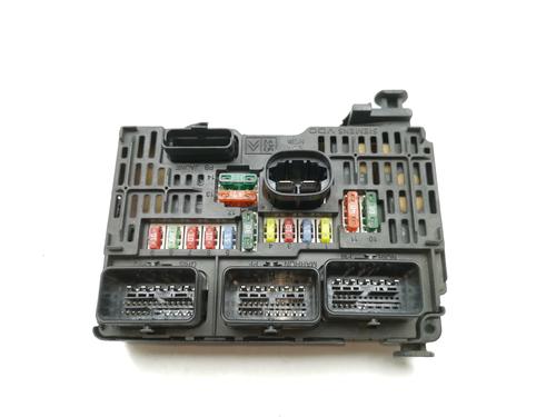 fuse-box-citroen-c4-coupe-la_-2004-2005-2006-2007-2008-2009-2010-2011-2012-2013-34164365 main image