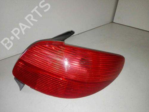 Høyre baklys PEUGEOT 206 Hatchback (2A/C) 1.4 LPG (75 hp) 28997815