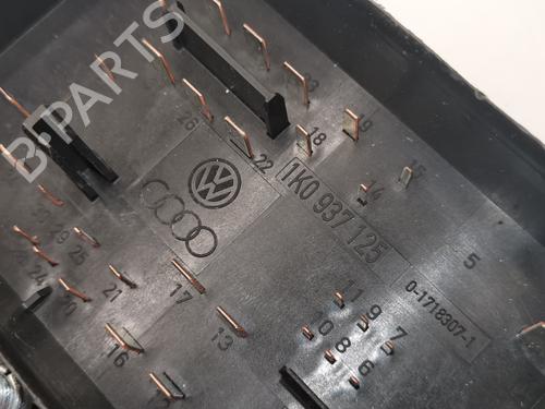 Fuse box SKODA OCTAVIA II (1Z3) 1.9 TDI | BP28987973E1