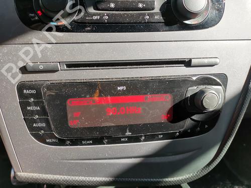 Bilradio SEAT LEON (1P1)  | BP28987779E6 