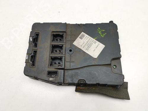 Sikringsdose RENAULT MEGANE II Saloon (LM0/1_) 1.9 dCi (LM0G, LM1G, LM2C) (120 hp) 30485235