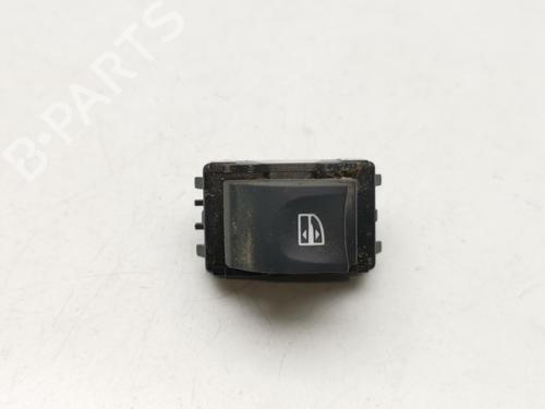 Comutador vidro trás direito RENAULT MEGANE IV Hatchback (B9A/M/N_) 1.3 TCe 115 (B9N9) (116 hp) 31670789