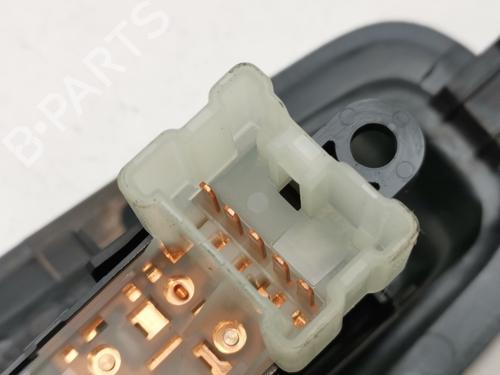 Right rear window switch RENAULT KADJAR (HA_, HL_) 1.5 dCi 110 (HLA3) | BP28977606I28 