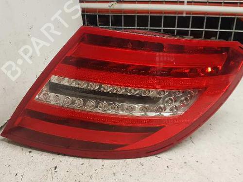 Used Right taillight MERCEDES-BENZ C-CLASS (W204) C 220 CDI 4-matic (204.084) (170 hp) 28995722