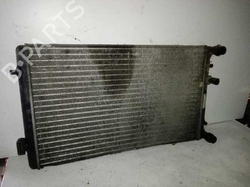 Radiateur à eau VW BORA I (1J2) 1.9 TDI (110 hp) 28980966
