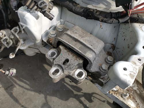 Used Engine mount AUDI Q3 (8UB, 8UG) [2011-2020]  28985542