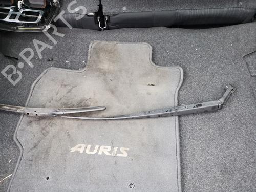 Used Front windshield wiper arm TOYOTA AURIS (_E18_) 1.4 D-4D (NDE180_, NDE180R) (90 hp) 28978224