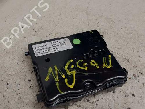 Módulo eletrónico RENAULT MEGANE IV Hatchback (B9A/M/N_) 1.3 TCe 115 (B9N9) (116 hp) 28990719