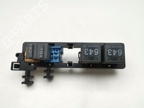 Sikringsdåse AUDI A3 (8P1) [2003-2013]  28983134