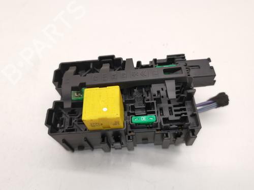 Used Fuse box Fuse box 39439917 39439917