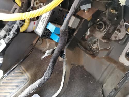 Used Clutch pedal HYUNDAI TUCSON (JM) 2.0 CRDi (113 hp) 28986590