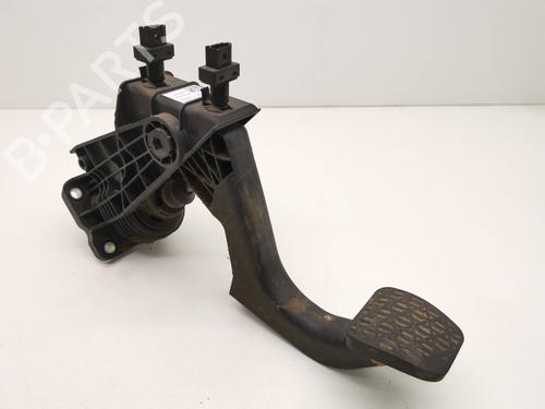 Used Clutch pedal MERCEDES-BENZ VITO Van (W447) 114 CDI (447.601, 447.603, 447.605) (136 hp) 29408856
