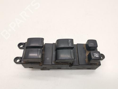 Used Left front window switch NISSAN PRIMERA (P12) [2002-2025]  28982093