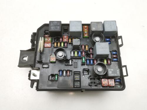 Used Fuse box Fuse box 36677982 36677982