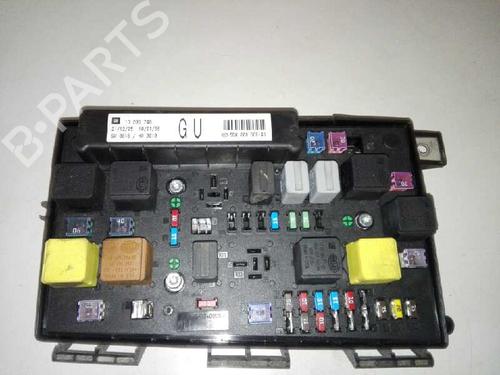 Boîte à Fusibles OPEL ASTRA H GTC (A04) [2005-2010]  28992357