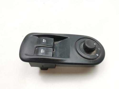 Used Left front window switch RENAULT TRAFIC II Bus (JL) 2.0 dCi 115 (JL00, JL01, JL0H, JL0M, JL0U) (114 hp) 28982215