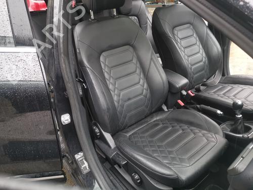 Stol høyre foran Stol høyre foran FORD PUMA (J2K, CF7) 1.0 EcoBoost mHEV (125 hp) 34164353 34164353