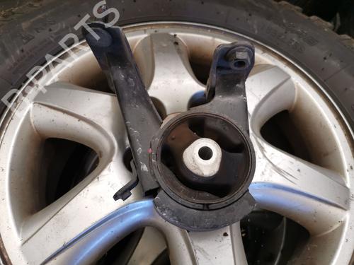 Used Engine mount Engine mount TOYOTA AURIS (_E18_) 1.4 D-4D (NDE180_, NDE180R) (90 hp) 40217657 40217657