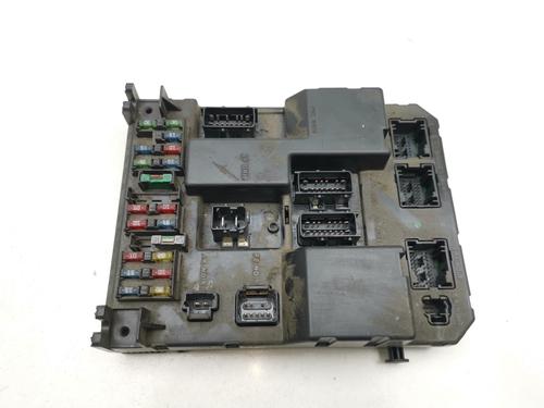 Used Fuse box Fuse box 37584665 37584665