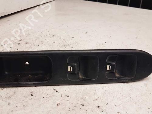 Used Left front window switch PEUGEOT 307 (3A/C) 1.6 16V (109 hp) 28978893