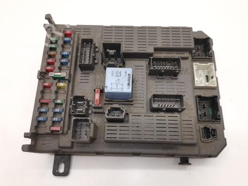 Zekeringkast CITROËN C5 I (DC_) 2.0 HDi (DCRHZB, DCRHZE) (109 hp) 28988141
