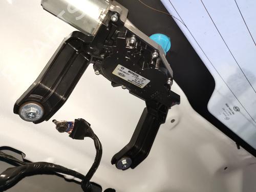 Used Rear wiper motor KIA SPORTAGE III (SL) [2009-2017]  28983890