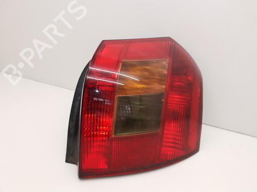Højre baglygte TOYOTA COROLLA (_E12_) 2.0 D-4D (CDE120_, CDE120R) (90 hp) 28989125