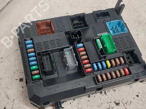 Used Fuse box PEUGEOT 308 II (LB_, LP_, LW_, LH_, L3_) [2013-2021]  28990651