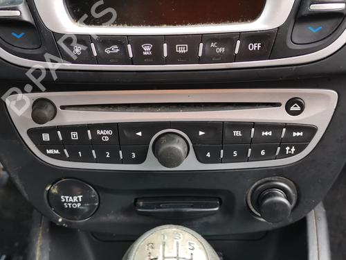 Used Radio Radio 28990564 28990564
