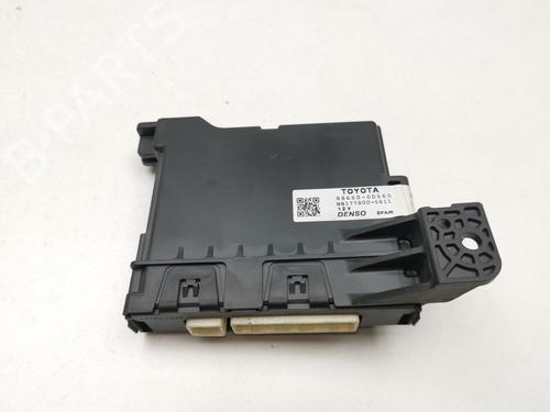 Used Electronic module TOYOTA YARIS (_P13_) 1.5 Hybrid (NHP130_, NHP130) (101 hp) 29810975